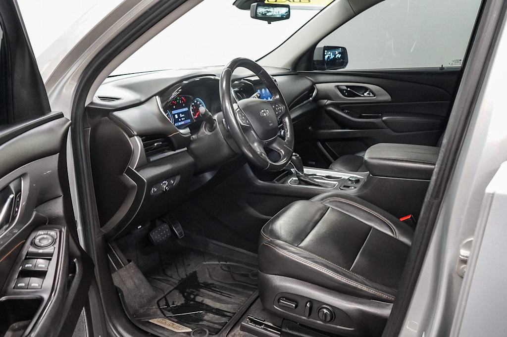 Thumbnail: 2020 Chevrolet Traverse - 14
