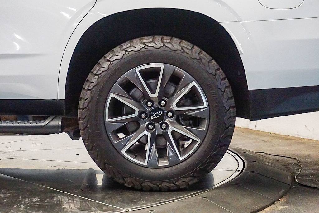 Thumbnail: 2022 Chevrolet Tahoe - 21