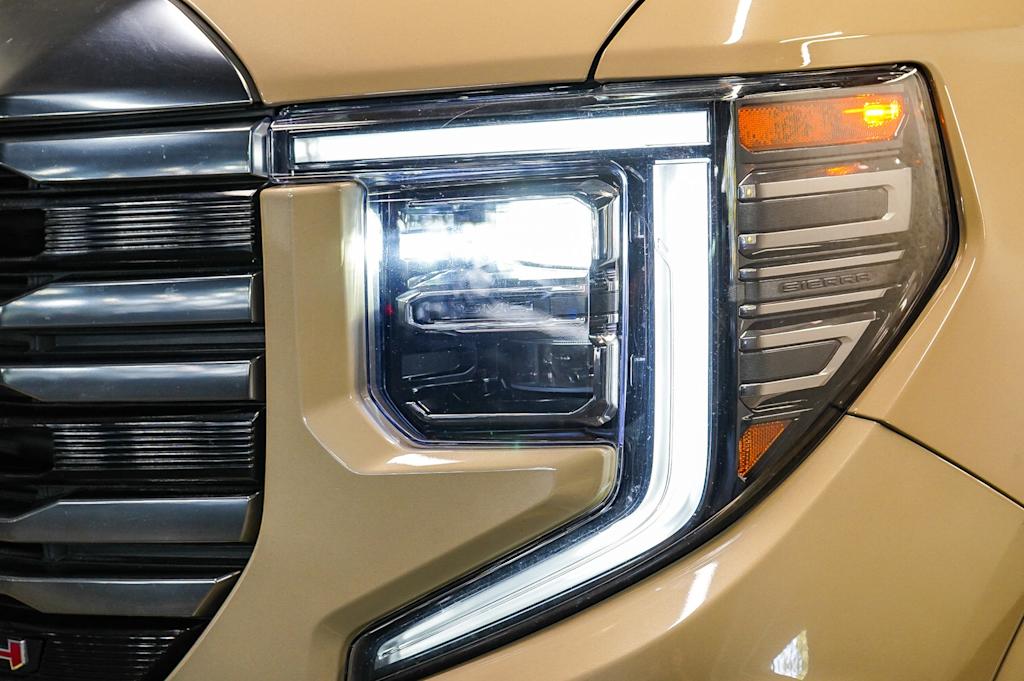 2023 GMC Sierra 1500 AT4 14