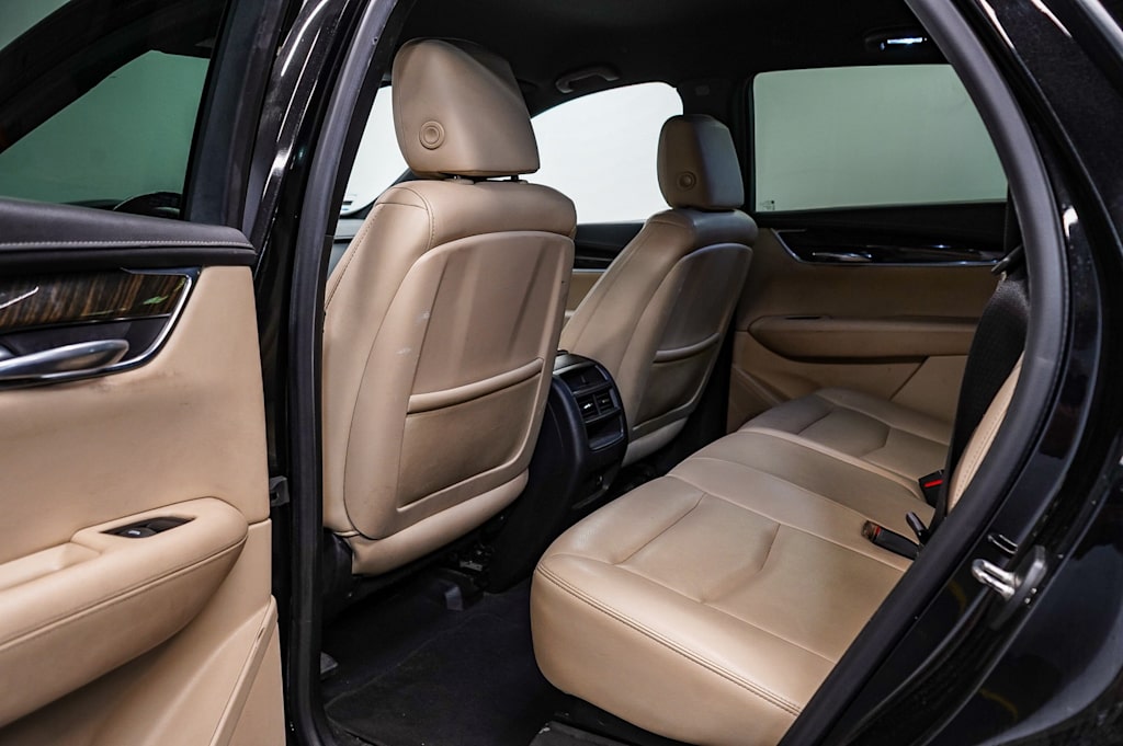 2017 Cadillac XT5 Base 11