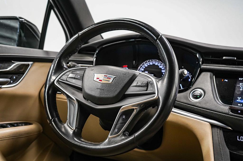 2017 Cadillac XT5 Base 12