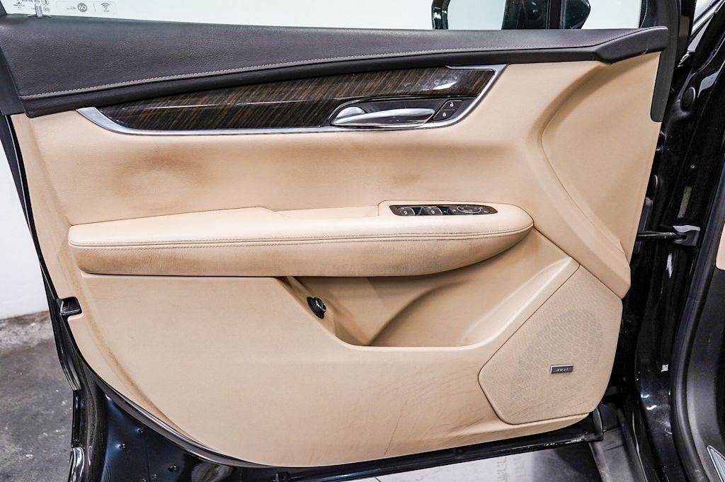 2017 Cadillac XT5 Base 24