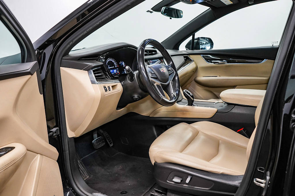 2017 Cadillac XT5 Base 10