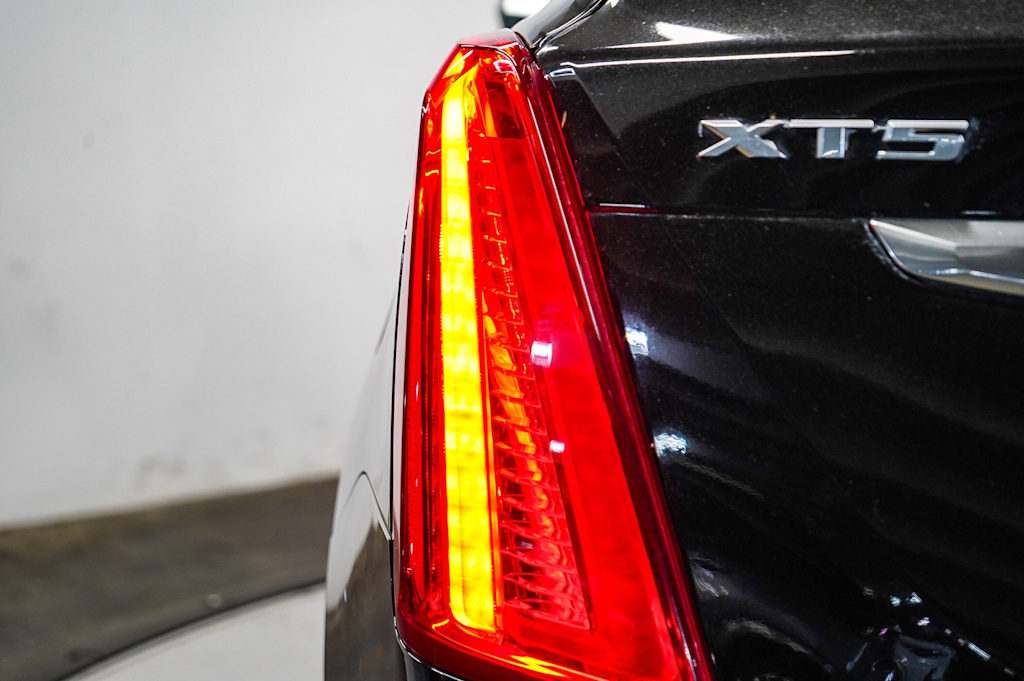 2017 Cadillac XT5 Base 21