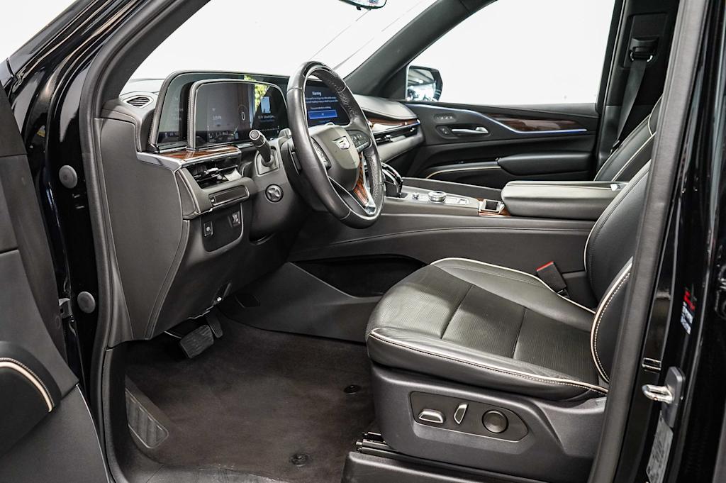 2023 Cadillac Escalade ESV Premium Luxury 8