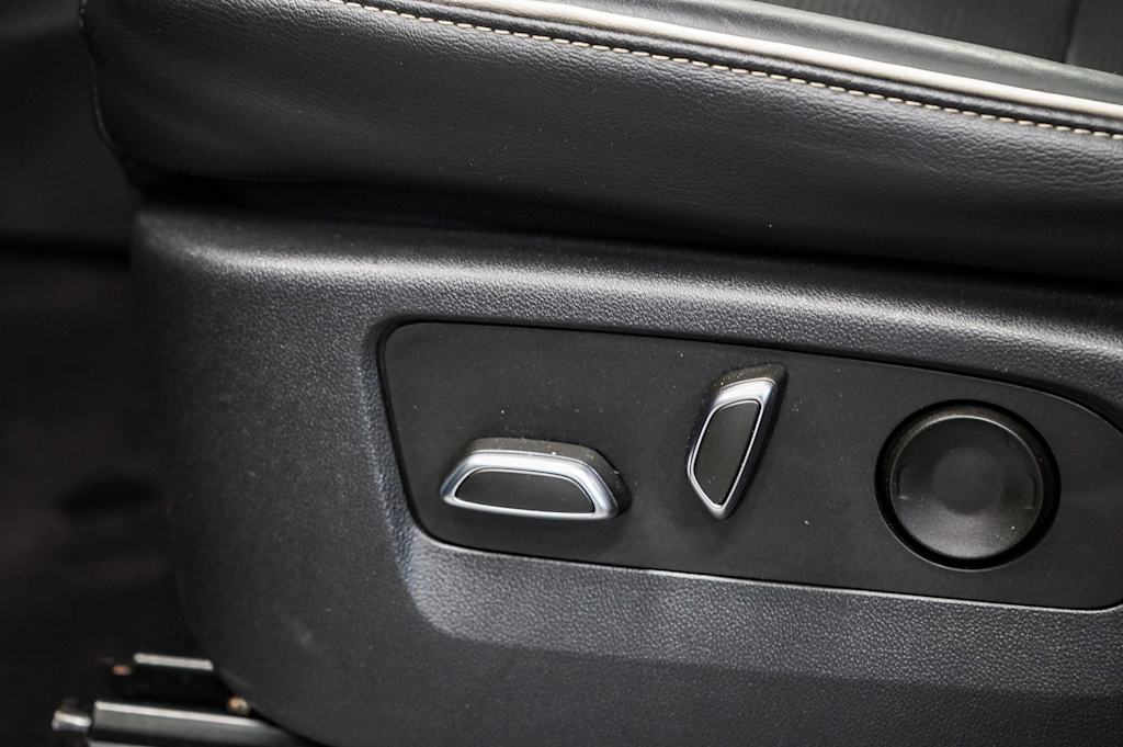 2023 Cadillac Escalade ESV Premium Luxury 28