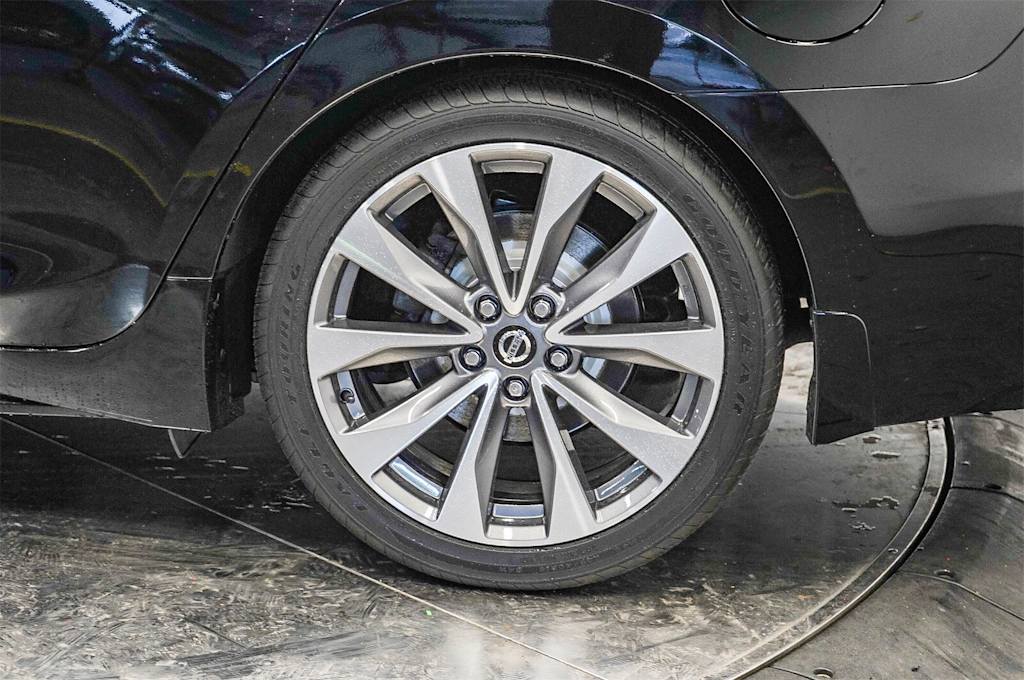 Thumbnail: 2022 Nissan Maxima - 22