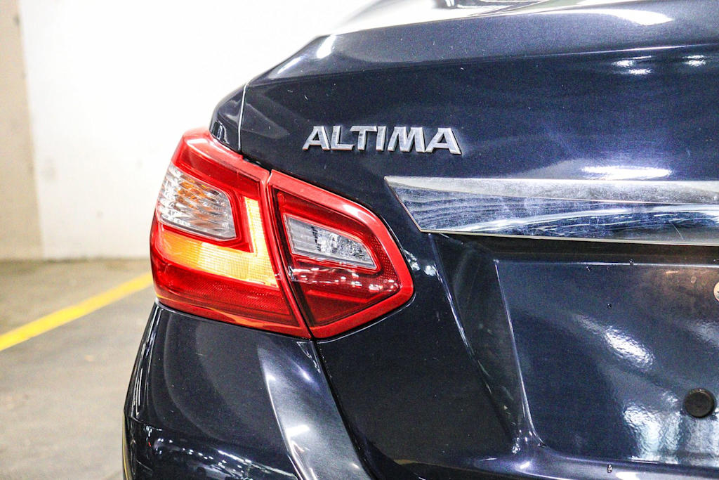 Thumbnail: 2018 Nissan Altima - 19
