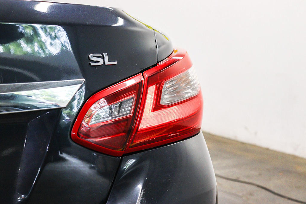 Thumbnail: 2018 Nissan Altima - 20