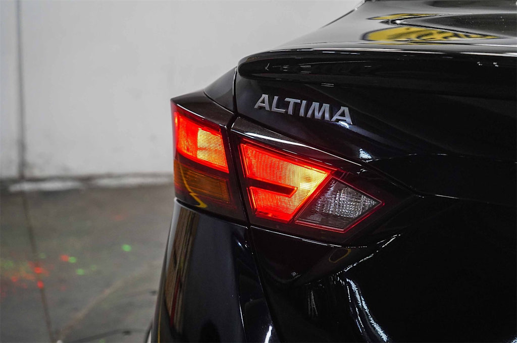 Thumbnail: 2023 Nissan Altima - 18