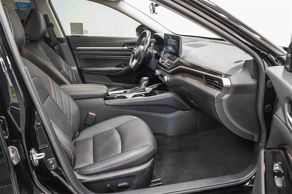 Thumbnail: 2023 Nissan Altima - 9