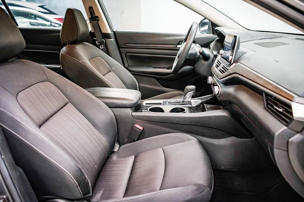 Thumbnail: 2024 Nissan Altima - 10