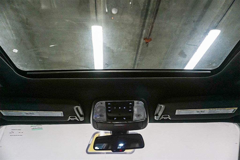 Thumbnail: 2022 Chrysler 300 - 20