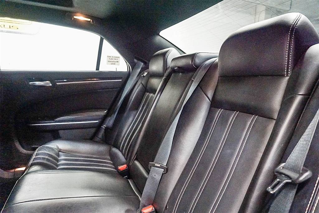 Thumbnail: 2022 Chrysler 300 - 11