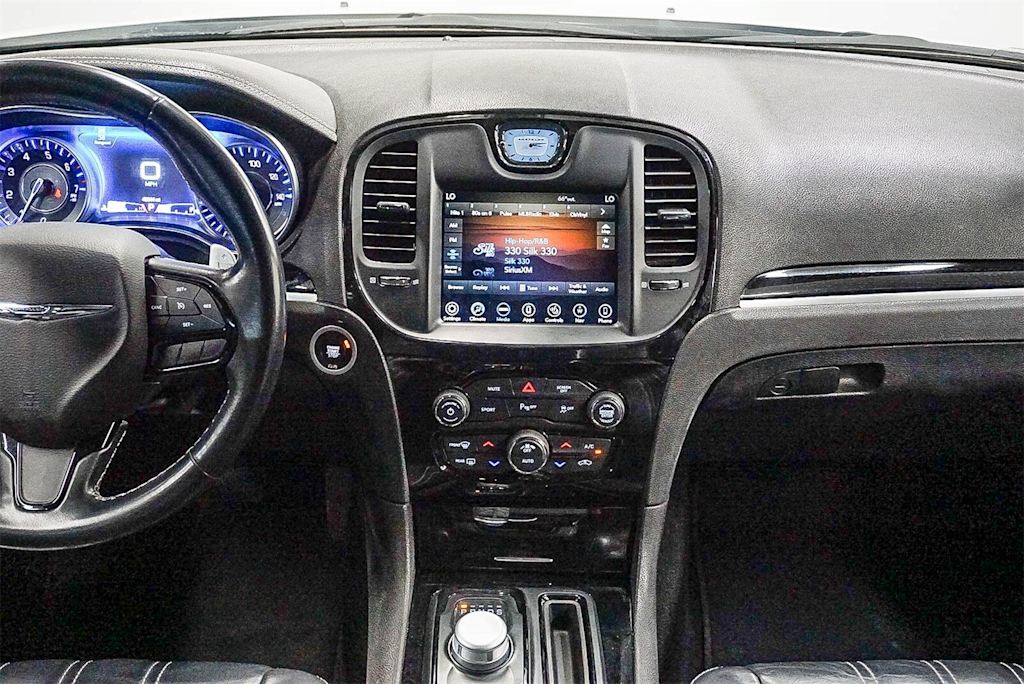 Thumbnail: 2022 Chrysler 300 - 12