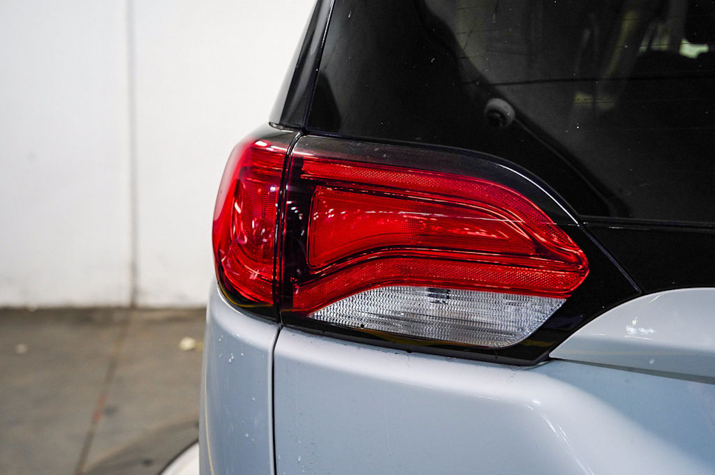 Thumbnail: 2017 Chrysler Pacifica - 21