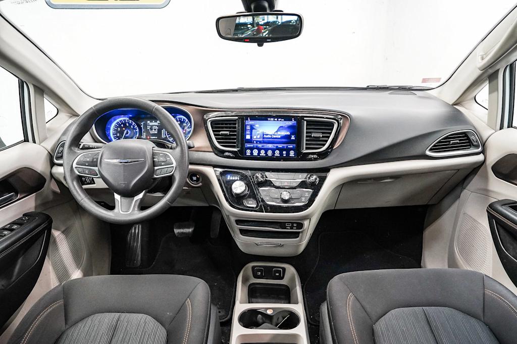 Thumbnail: 2017 Chrysler Pacifica - 2
