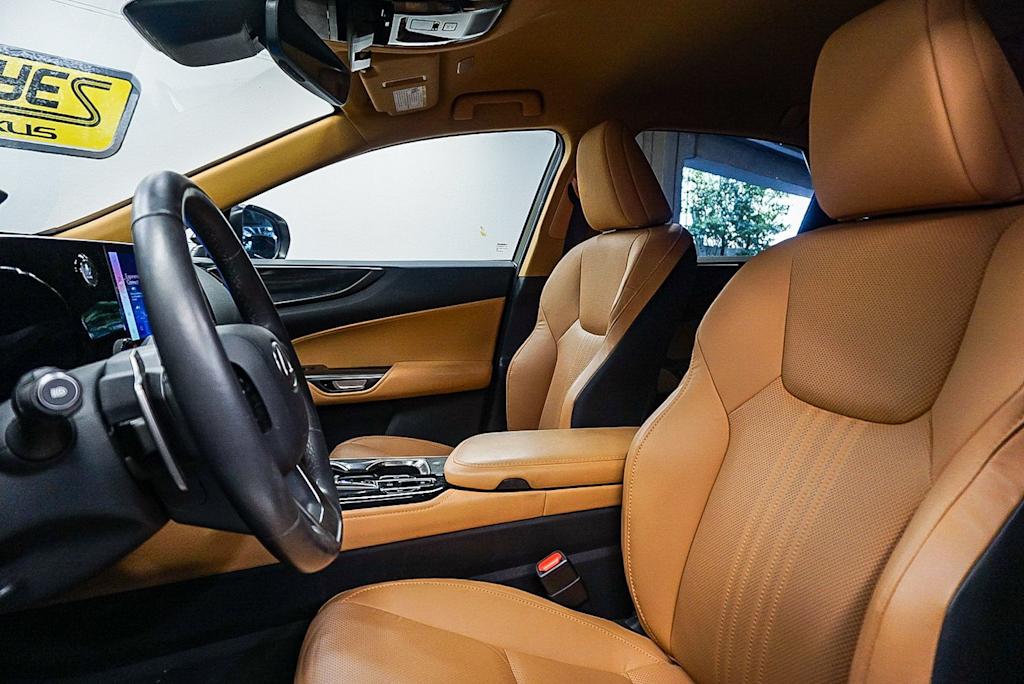 Thumbnail: 2024 Lexus ES - 9