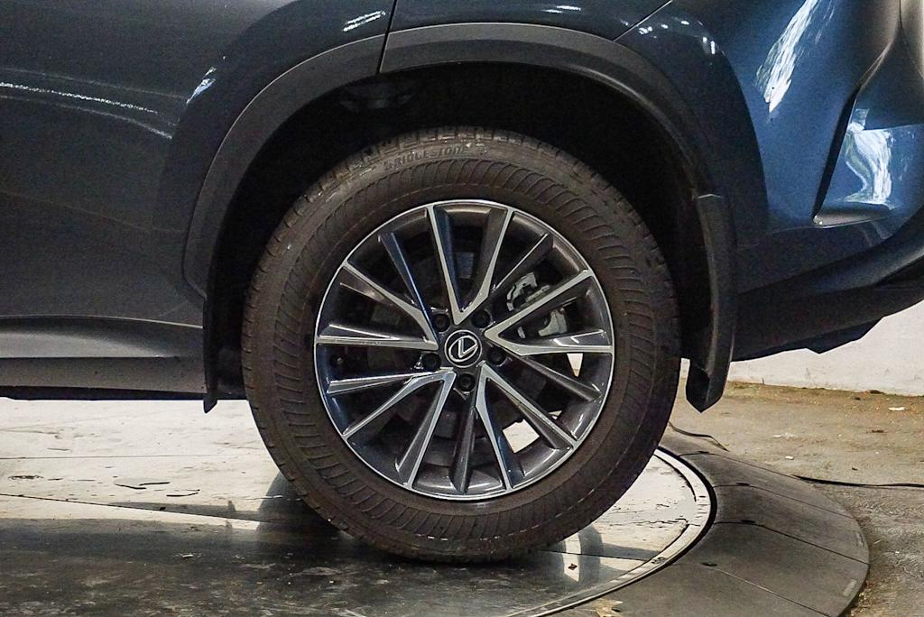 Thumbnail: 2024 Lexus ES - 22