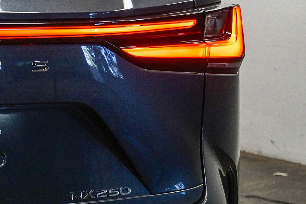 Thumbnail: 2024 Lexus ES - 21