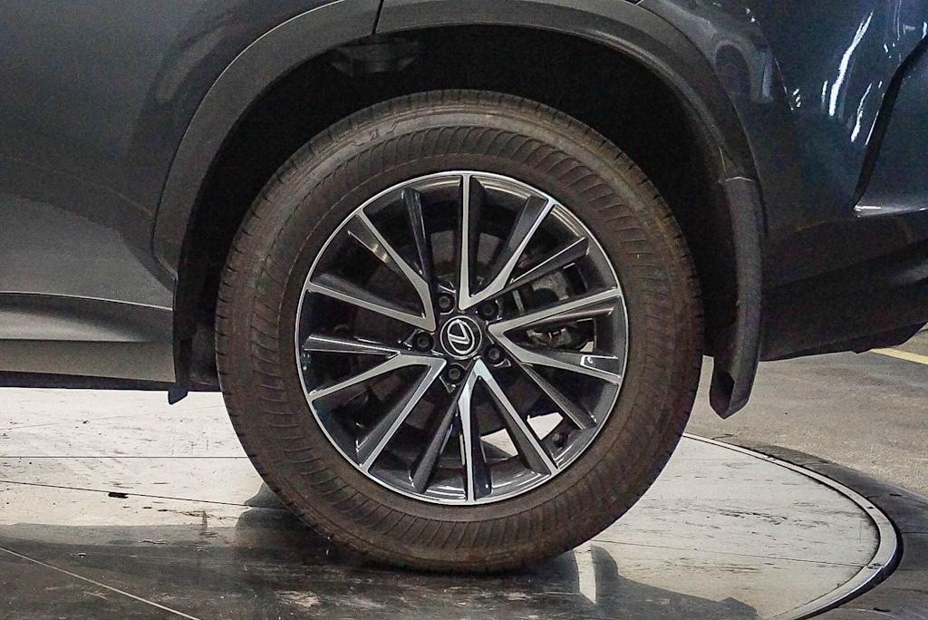 Thumbnail: 2024 Lexus ES - 20