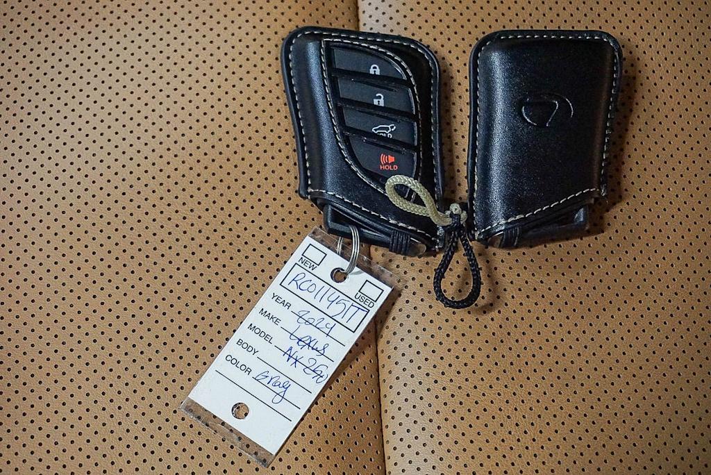 Thumbnail: 2024 Lexus ES - 14