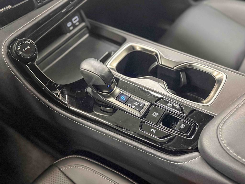 Thumbnail: 2025 Lexus ES - 28