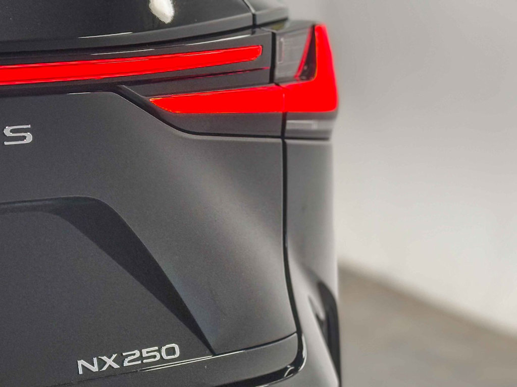 Thumbnail: 2025 Lexus ES - 23