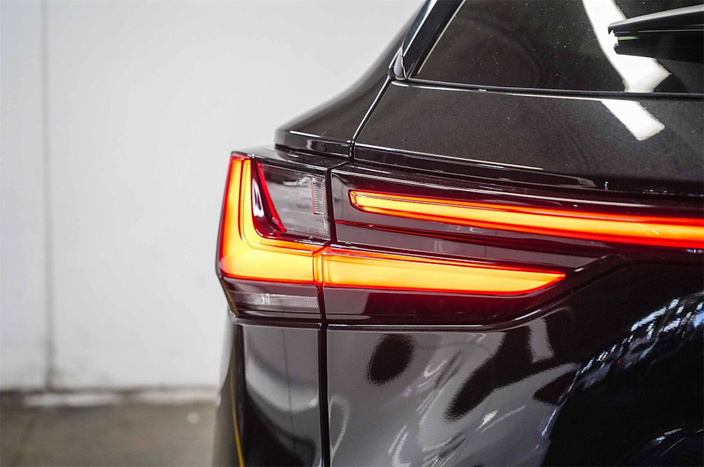 Thumbnail: 2025 Lexus ES - 23