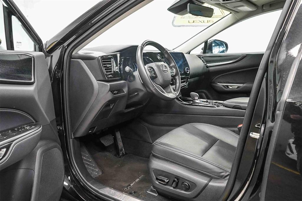 Thumbnail: 2025 Lexus ES - 10