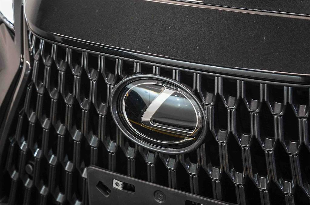 Thumbnail: 2025 Lexus ES - 5