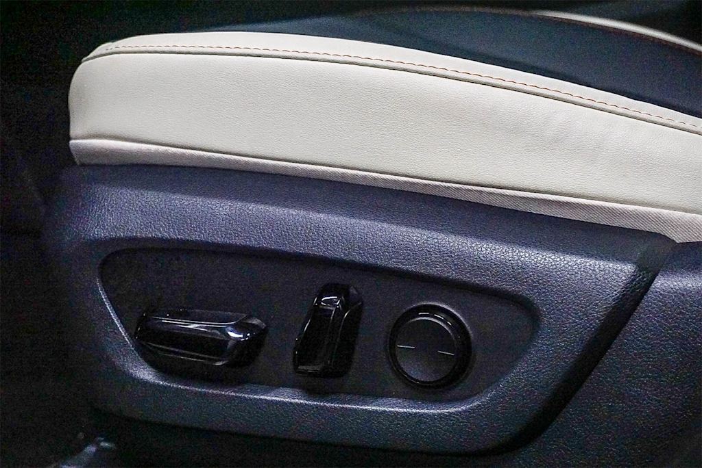 Thumbnail: 2024 Lexus ES - 24