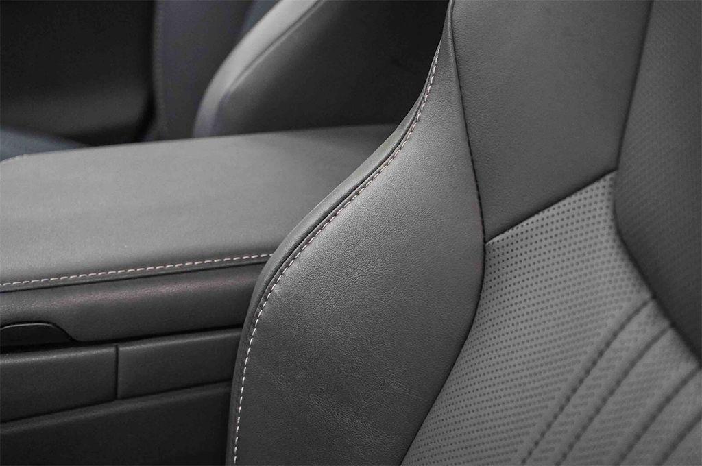 Thumbnail: 2025 Lexus ES - 25