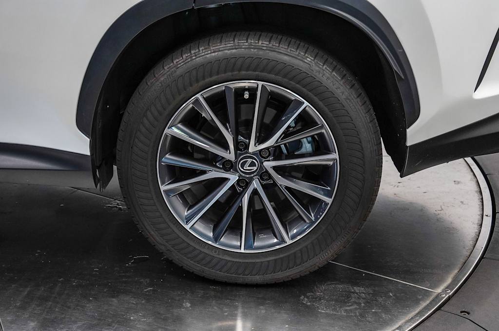 Thumbnail: 2025 Lexus ES - 23