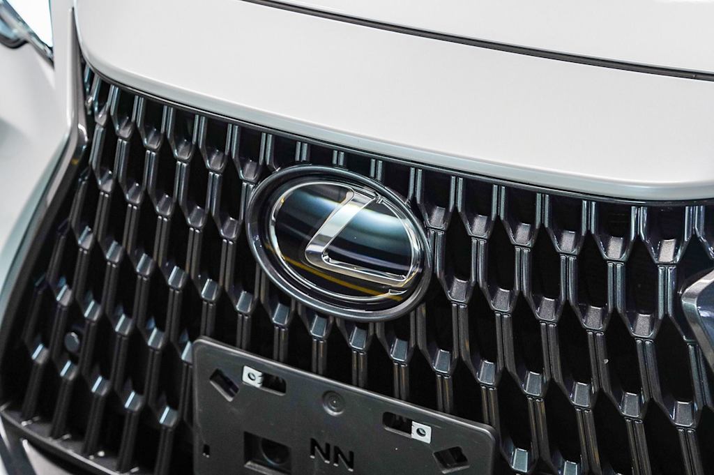 Thumbnail: 2025 Lexus ES - 22