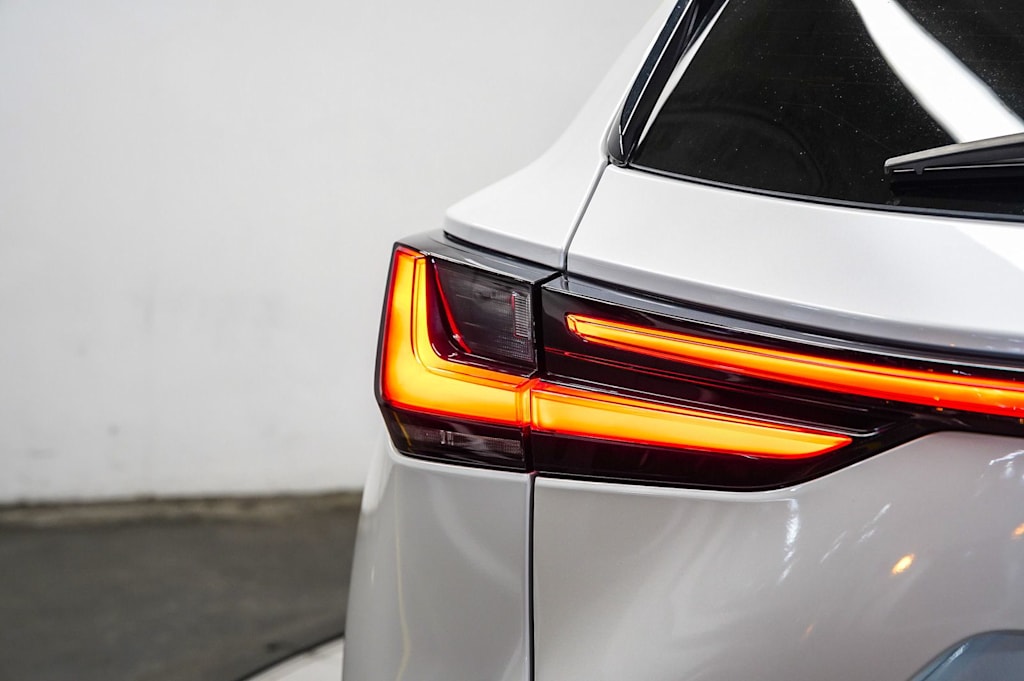Thumbnail: 2025 Lexus ES - 24