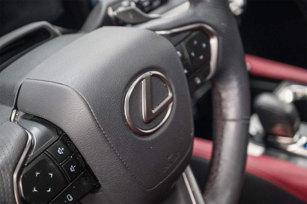 Thumbnail: 2025 Lexus ES - 25