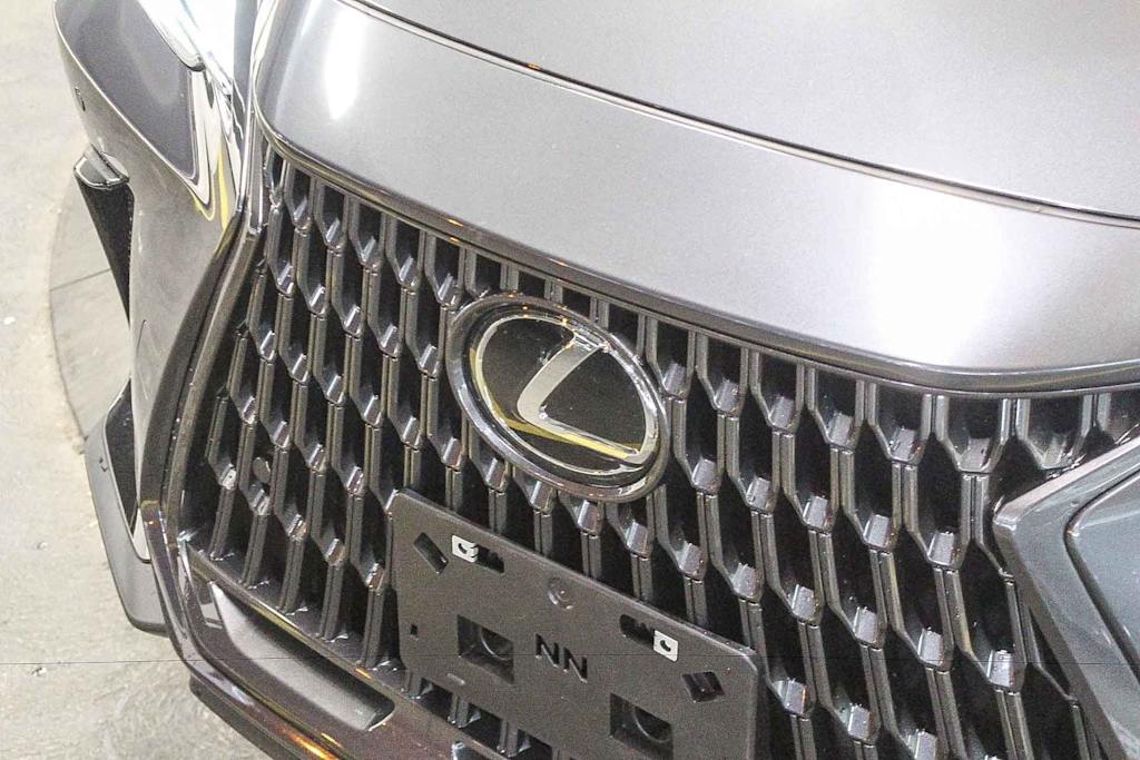 Thumbnail: 2025 Lexus ES - 5