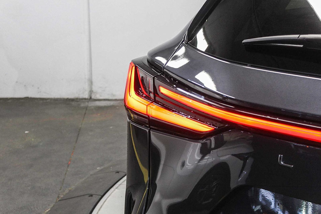 Thumbnail: 2025 Lexus ES - 16
