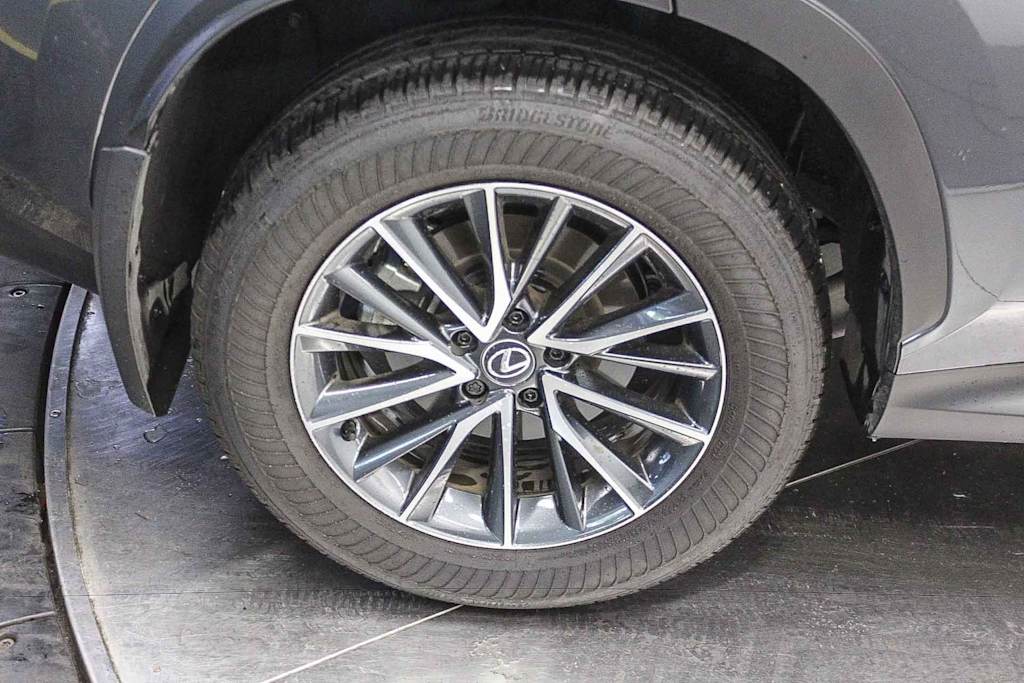 Thumbnail: 2025 Lexus ES - 6