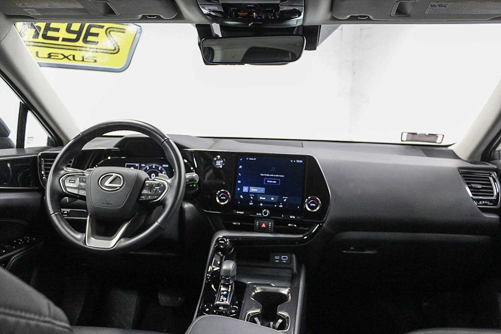 Thumbnail: 2025 Lexus ES - 2