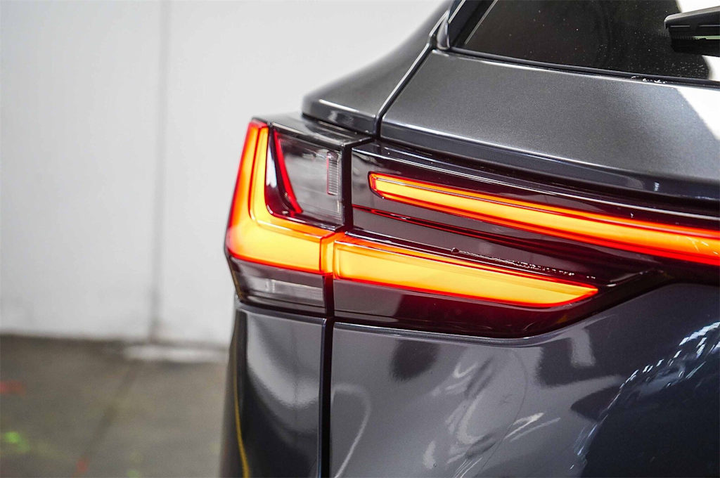 Thumbnail: 2024 Lexus ES - 23