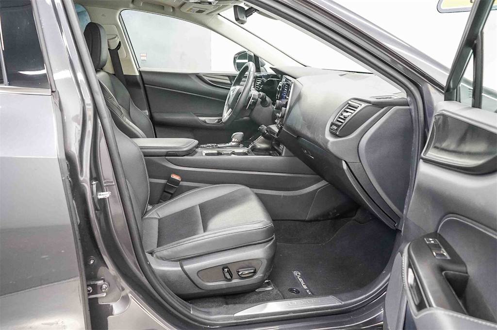 Thumbnail: 2024 Lexus ES - 9