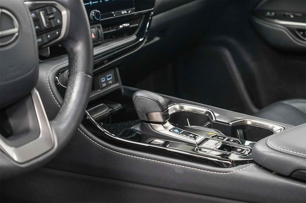 Thumbnail: 2024 Lexus ES - 15