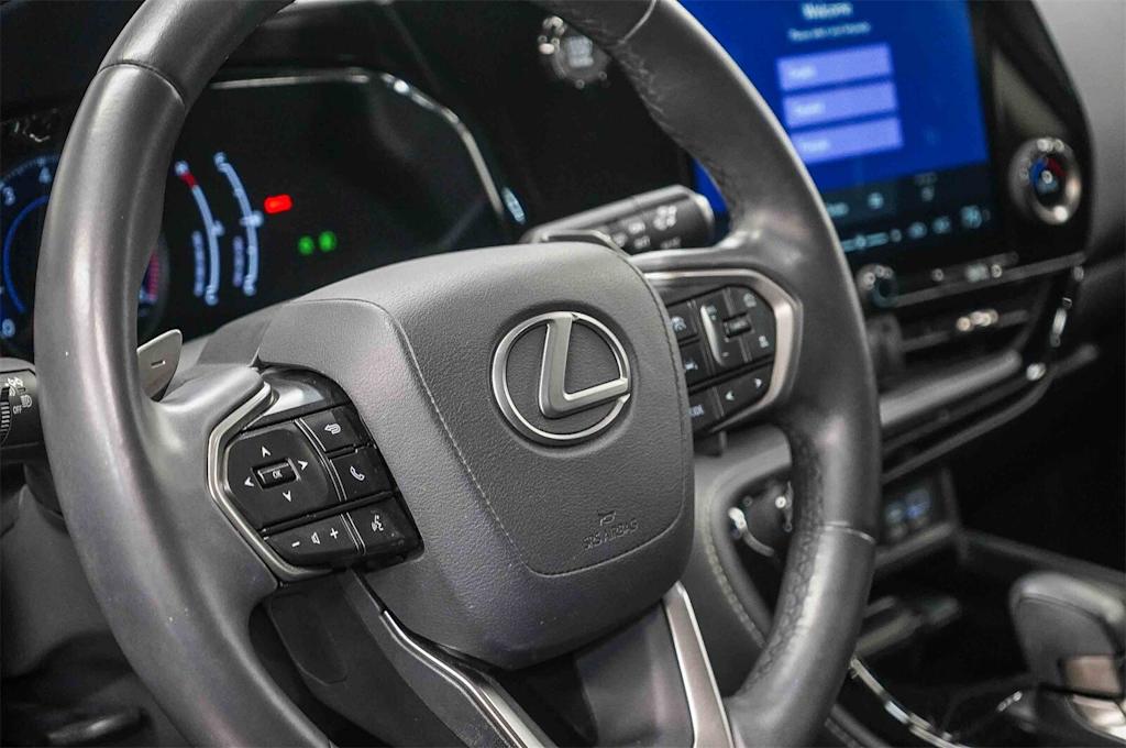 Thumbnail: 2024 Lexus ES - 13