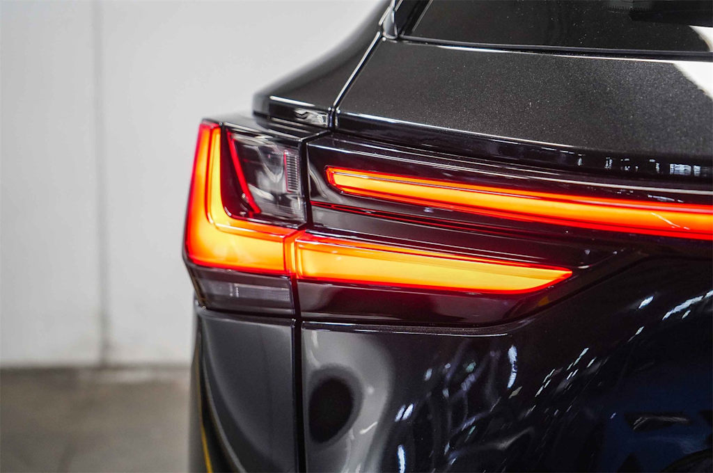 Thumbnail: 2024 Lexus ES - 23