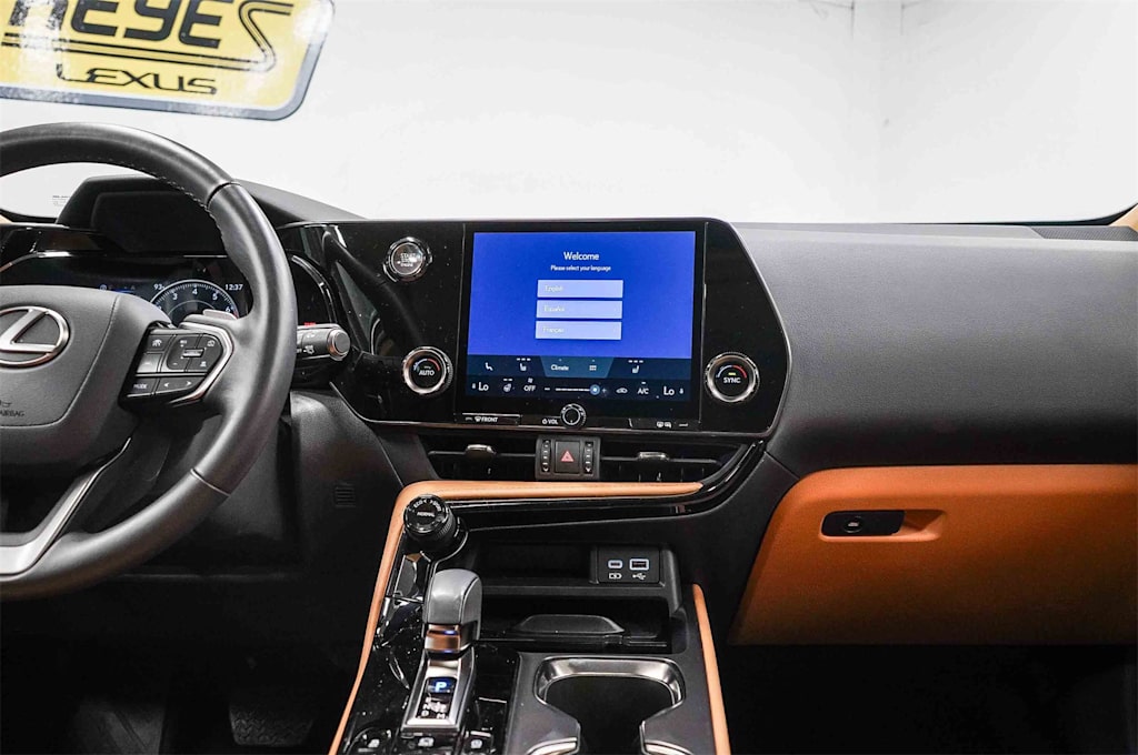 Thumbnail: 2024 Lexus ES - 8