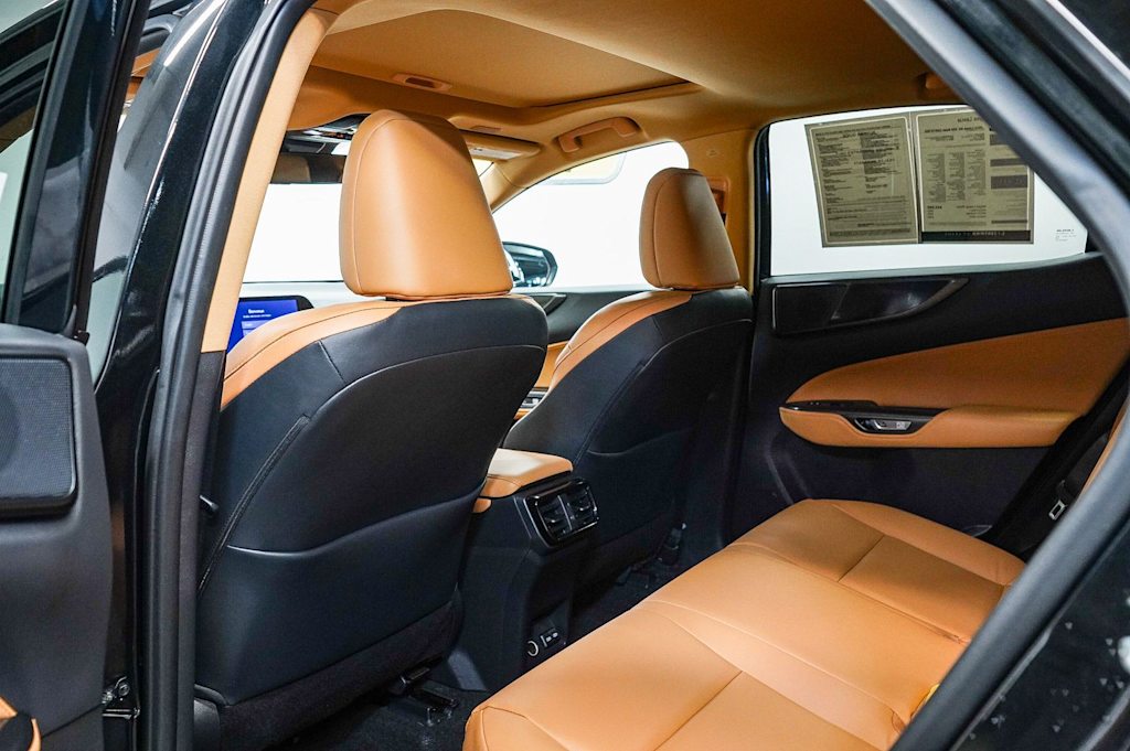 Thumbnail: 2024 Lexus ES - 9