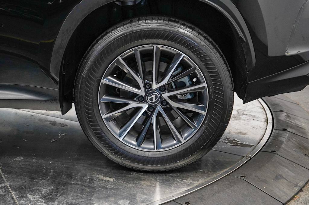 Thumbnail: 2024 Lexus ES - 21