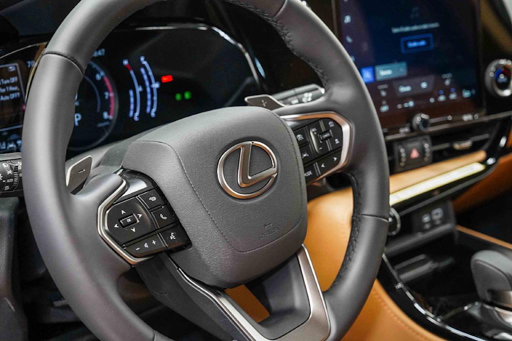 Thumbnail: 2026 Lexus ES - 13